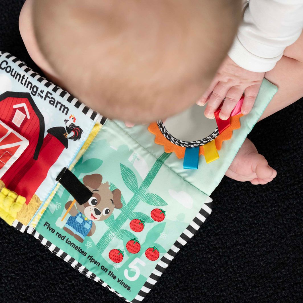 BABY Einstein Counting at the Farm™ blød aktivitets stofbog