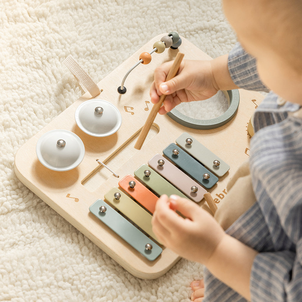 Sebra Aktivitetspanel i træ m musik