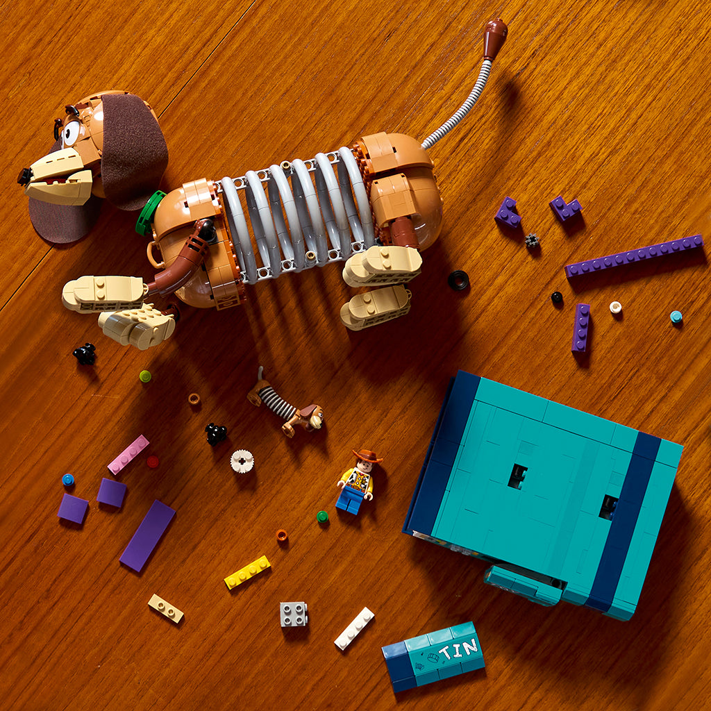 LEGO® Disney™ og Pixar Toy Story-bogstøtter med hunden Slinky