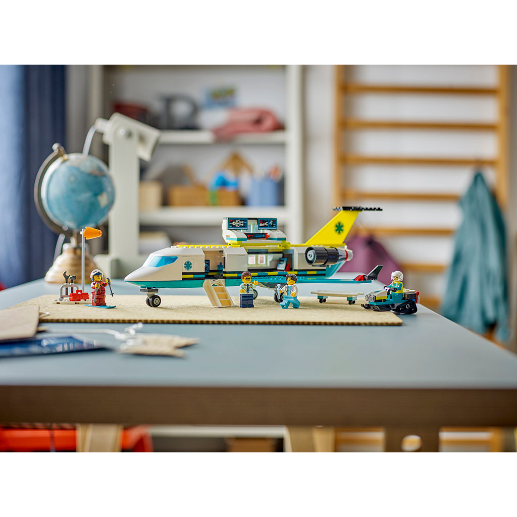 LEGO® City Big Vehicles, Ambulancefly