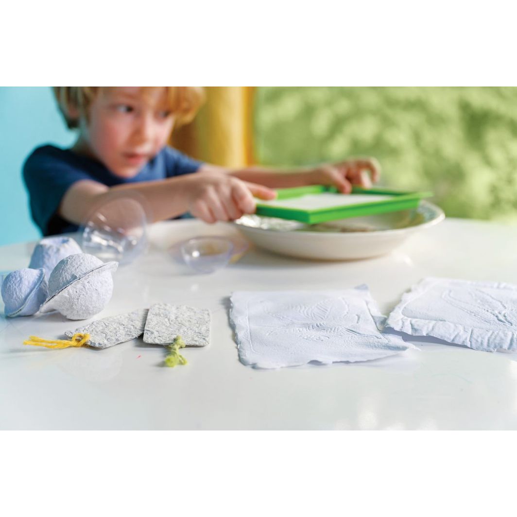 4M Stem Powered Kids, Genbrugspapir