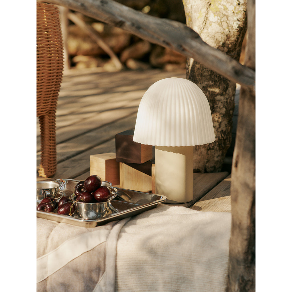 ferm Living, Frill Portable Lamp - Cashmere white
