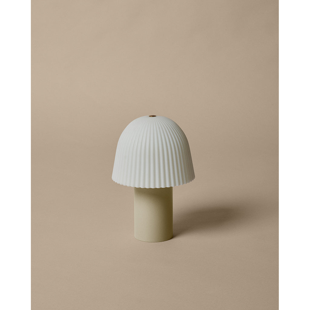 ferm Living, Frill Portable Lamp - Cashmere white