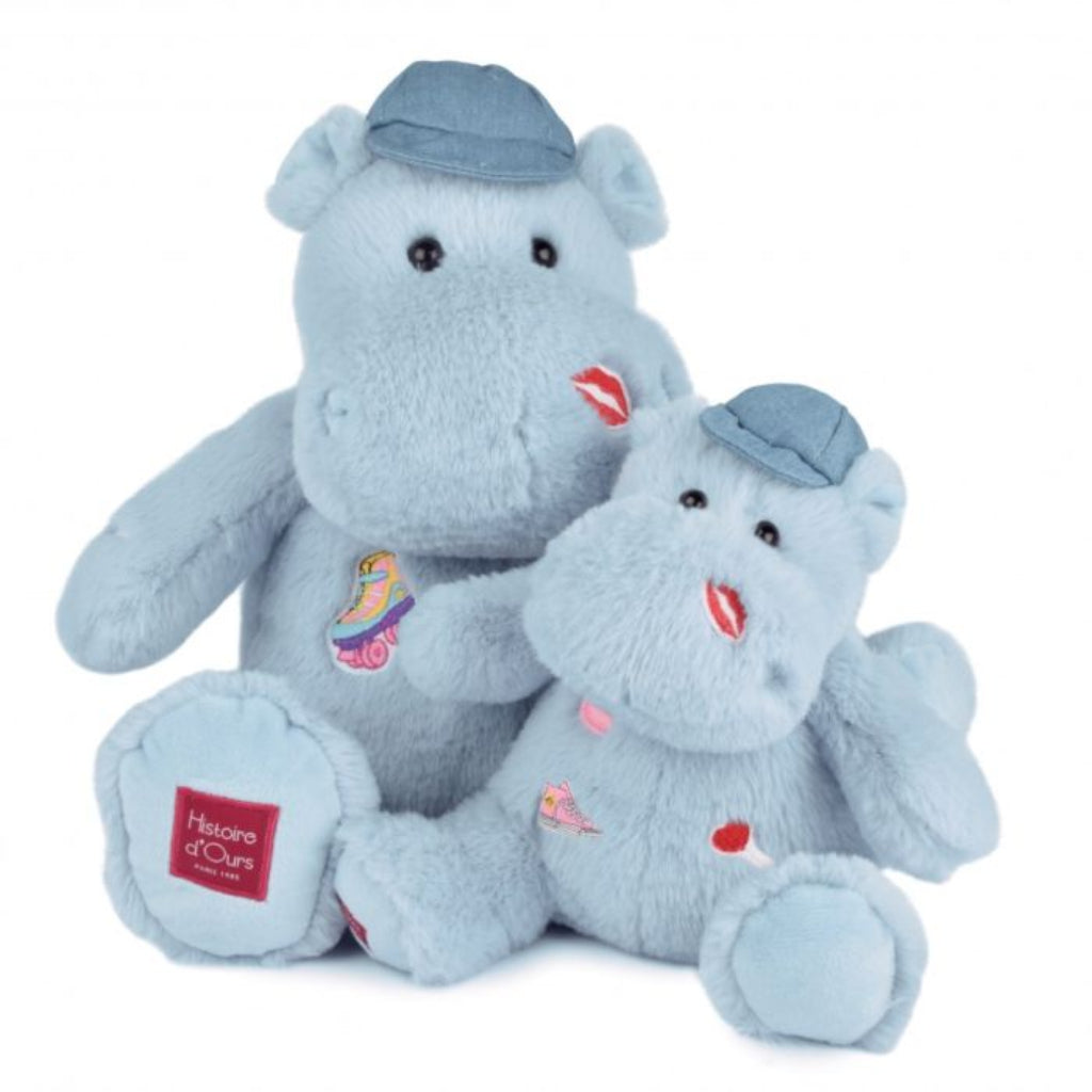 Doudou et Compagnie Flodhest bamse, blå m. broderede stickers - 38 cm