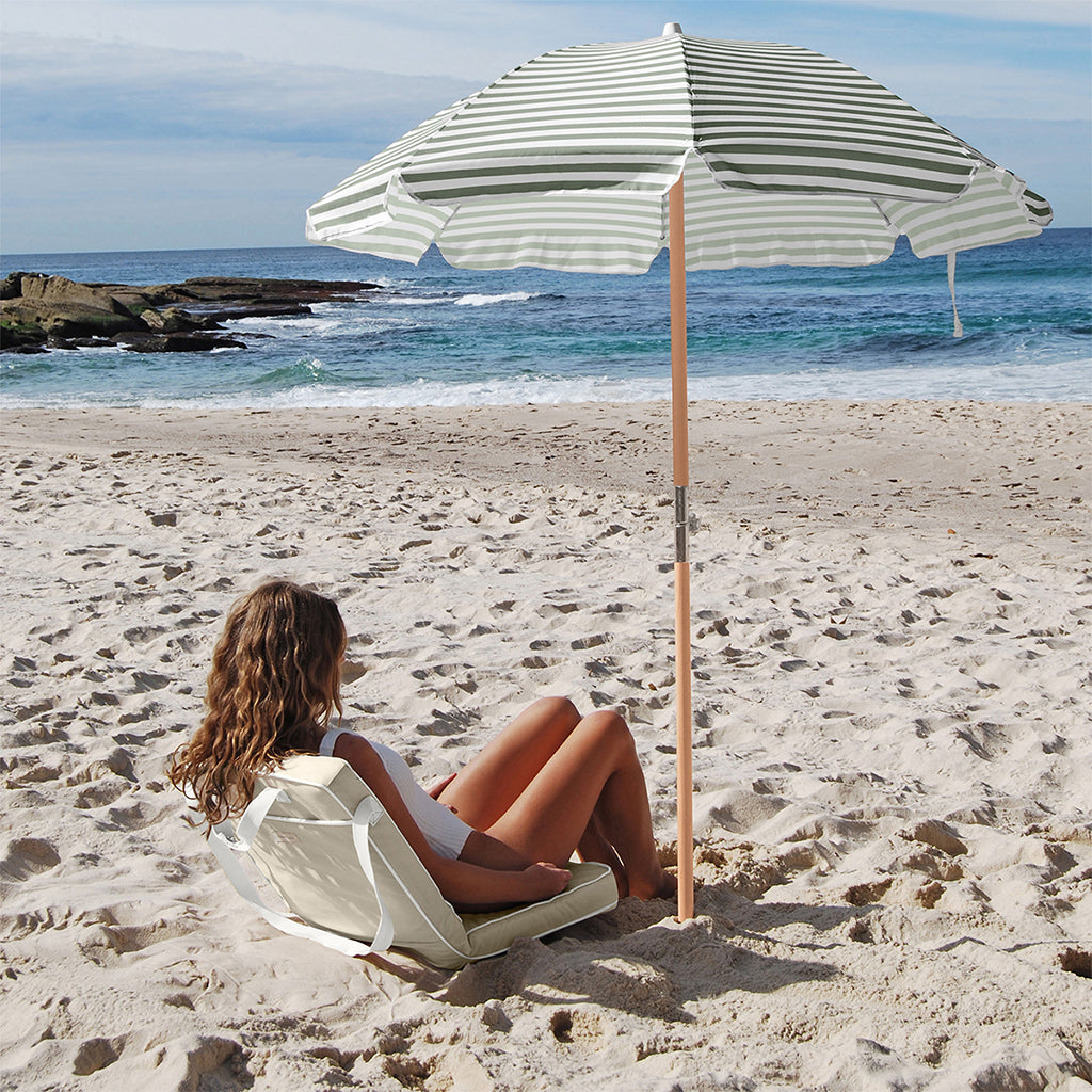 Sunnylife Luxe strandparasol, UP50+ faktor - Seagrass stripe