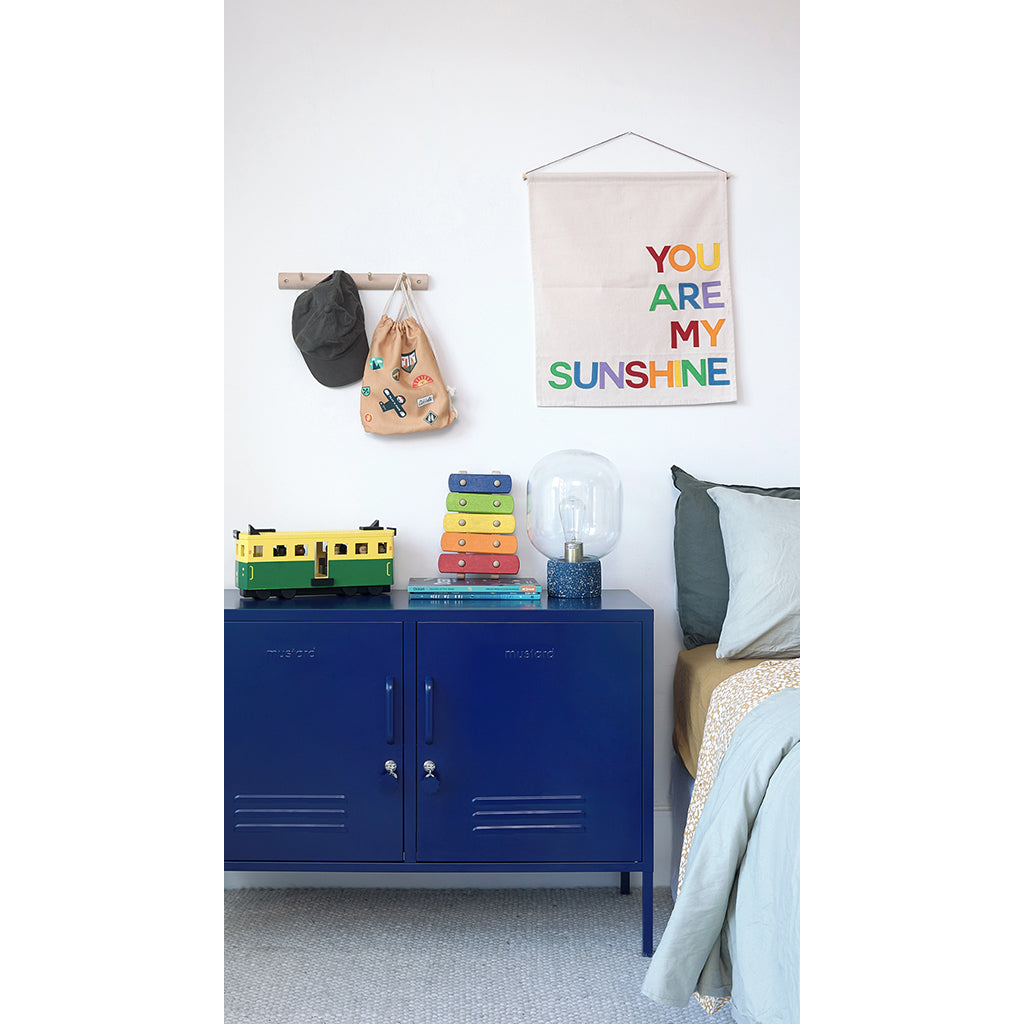 Mustard Made The Lowdown Skab, Navy ORDRE EFTER 11/12-25 BLIVER FØRST LEVERET I JANUAR 26