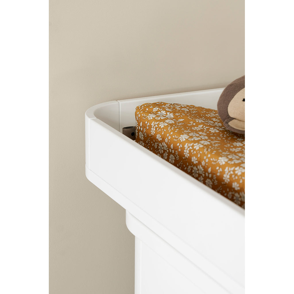 Oliver Furniture Wood puslekommode, m. 3 skuffer og stor plade - Hvid/eg