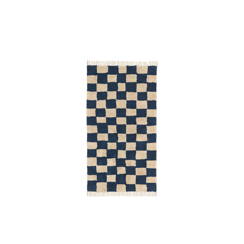 ferm Living gulvtæppe, Mara washable Rug, Deep blue/warm sand - 80 x 150 cm