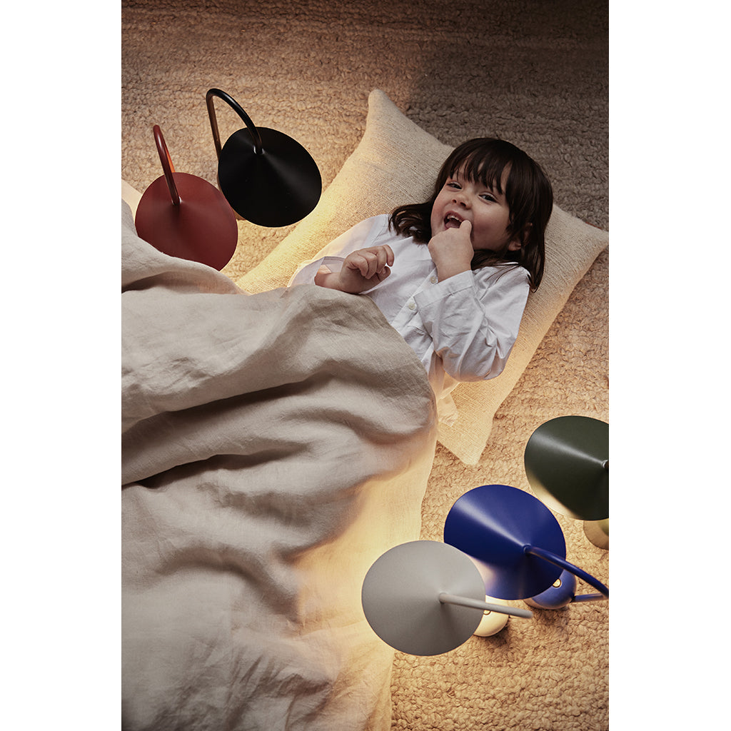 ferm Living Arum bærbar lampe, Bright Blue