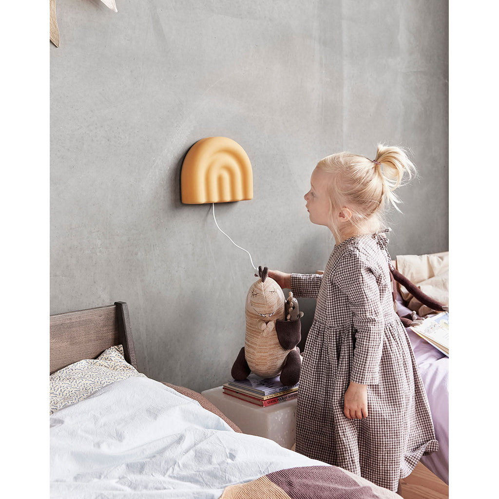 OYOY væglampe, Regnbue - Light rubber