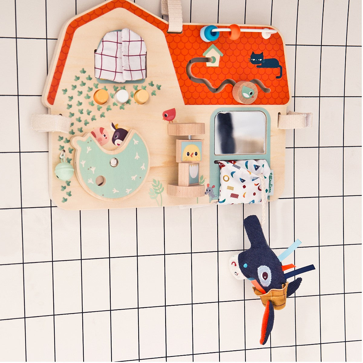 Lilliputiens aktivitetspanel i træ, Bondegård