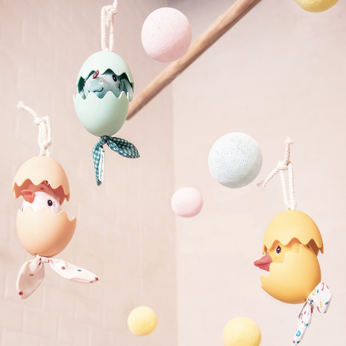 Lilliputiens aktivitetsophæng, Paulette dansende æg