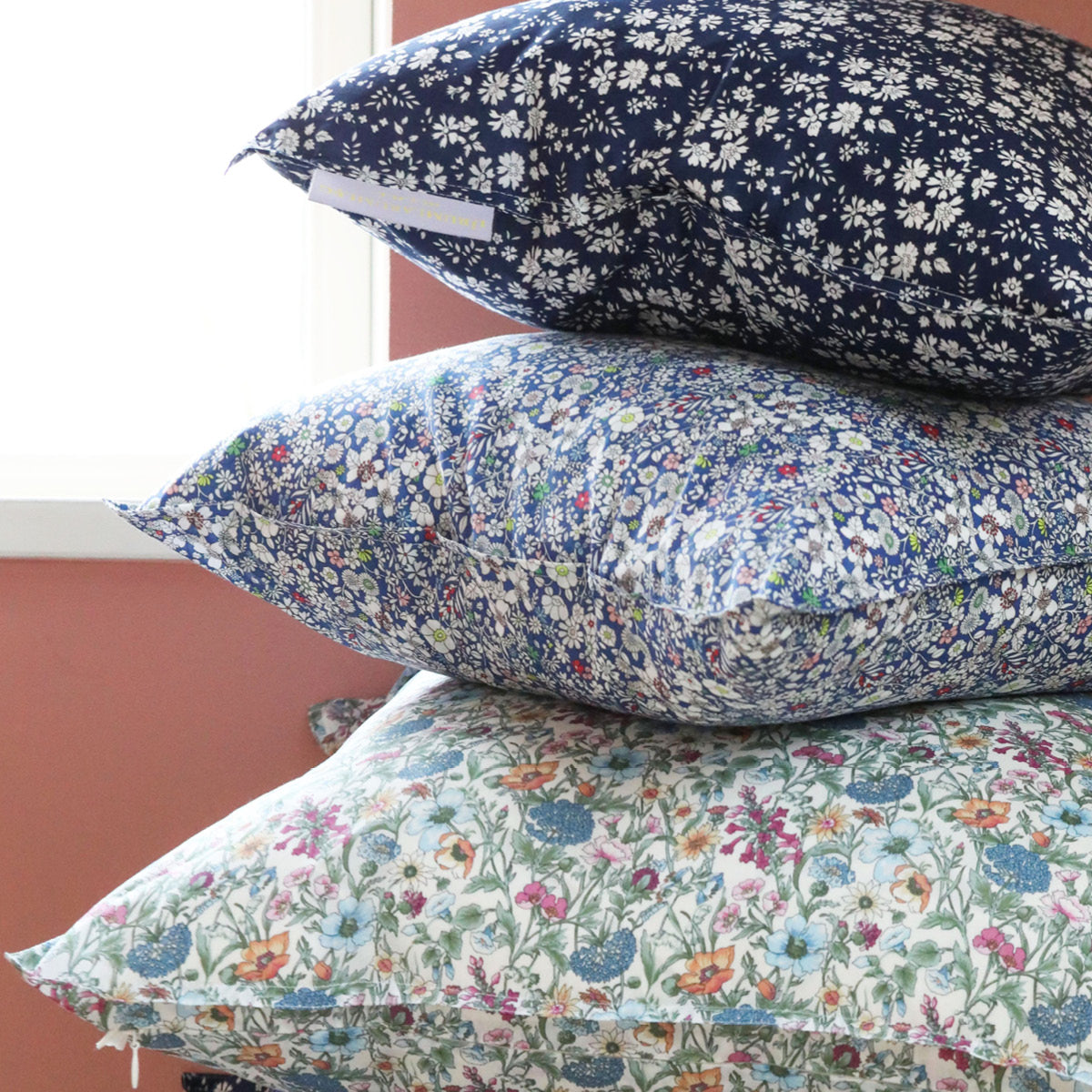 Lirum Larum Leg Mini, Liberty pude, 40 x 40 cm - Sommer