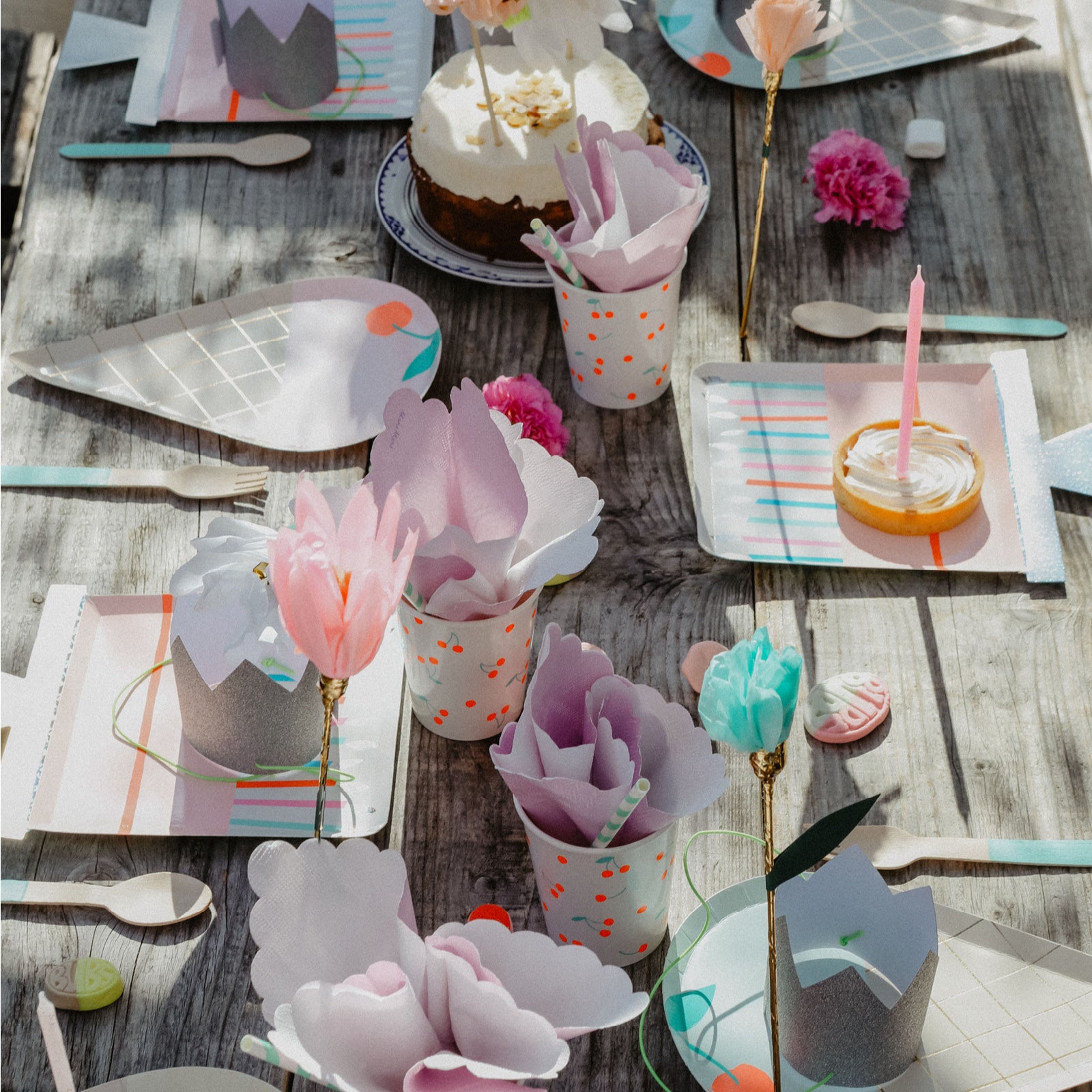 Meri Meri paptallerkener, Birthday cake - 8 stk