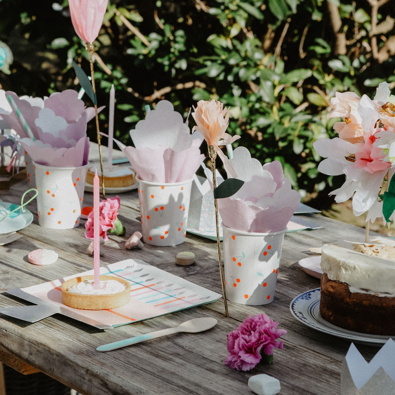 Meri Meri paptallerkener, Birthday cake - 8 stk