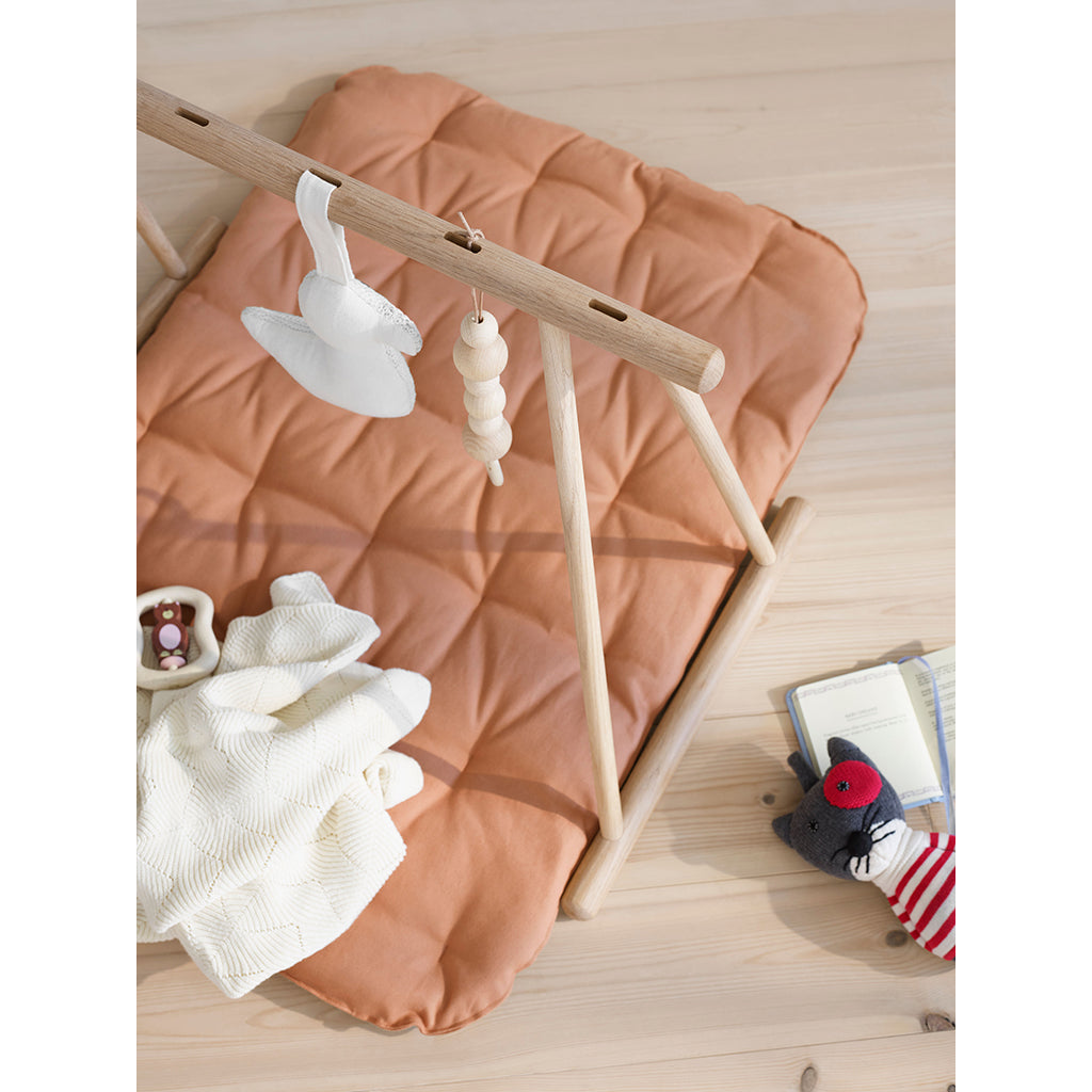Oliver Furniture Wood Baby gym, Aktivitetsstativ i træ - Eg