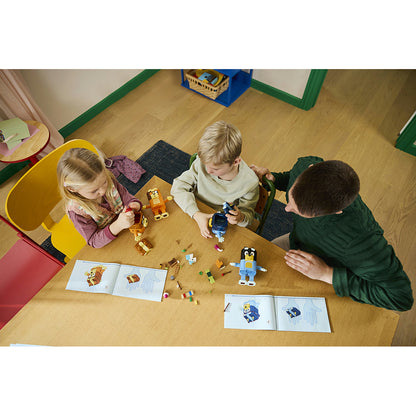 LEGO® Bluey Klodsbygget Bluey-familie