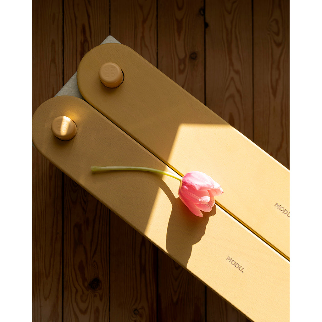 Modu Beams, balancebomme i træ, aktivitetslegetøj - Sand grey/ Honey yellow