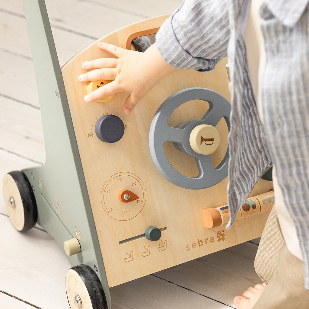 Sebra Gåvogn i træ m/aktiviteter, Bil