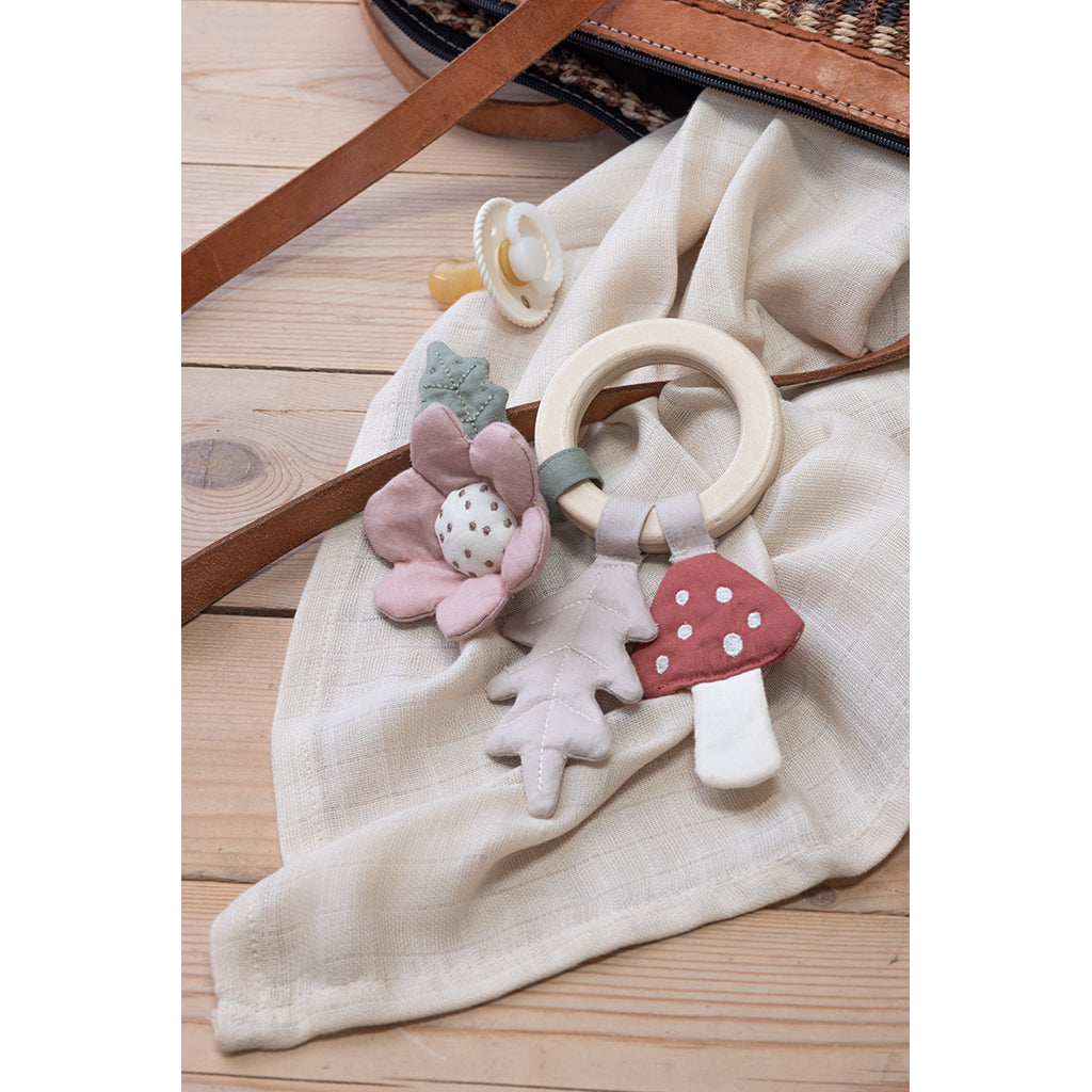 Sebra rangle med blad, svamp og blomst