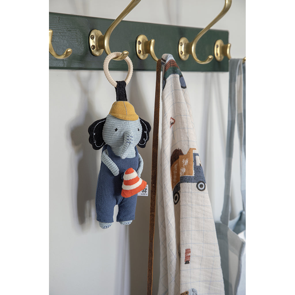 Sebra Musikuro, Elefant