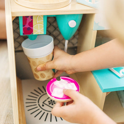 Melissa &amp; Doug Legemad i træ, Barista kaffebar - 35 dele