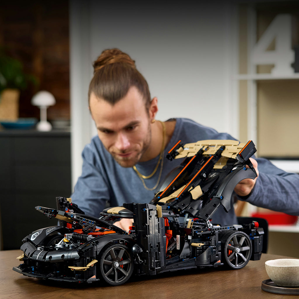 LEGO® Technic Koenigsegg Sadair&