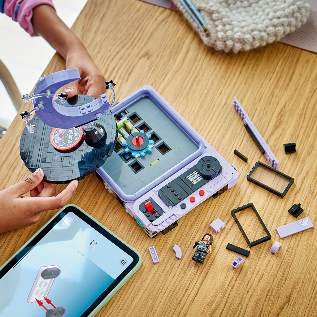 LEGO® Editions Olivia Rodrigos scenemåne