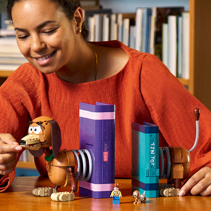 LEGO® Disney™ og Pixar Toy Story-bogstøtter med hunden Slinky