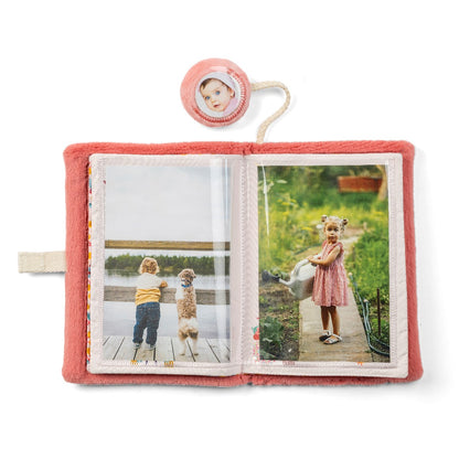 Lilliputiens mit første fotoalbum, Jeanne Fotoalbum