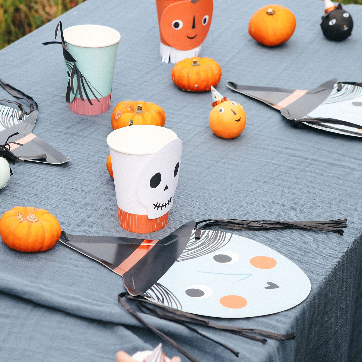 Meri Meri paptallerkener, Halloween heks m hår - 8 stk.