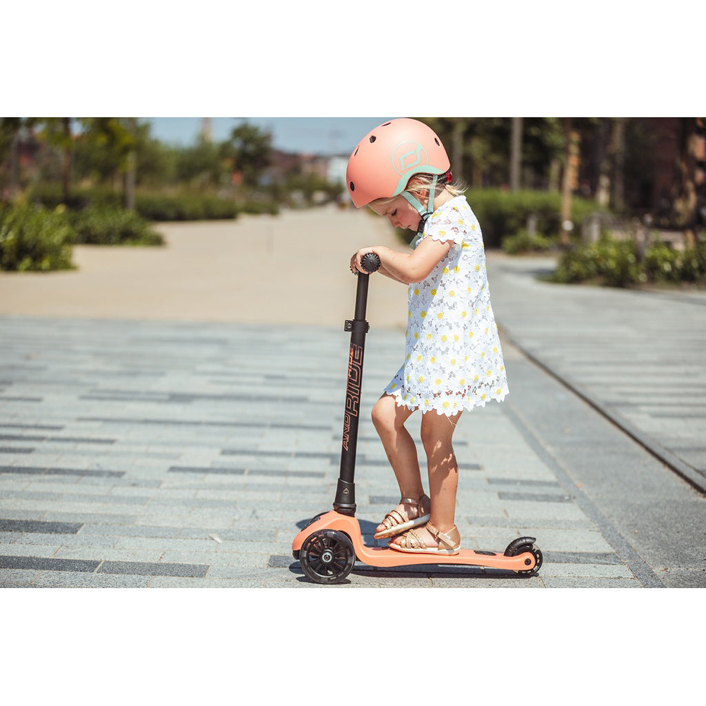 Scoot and Ride Highway Kick 3, løbehjul - LED Peach