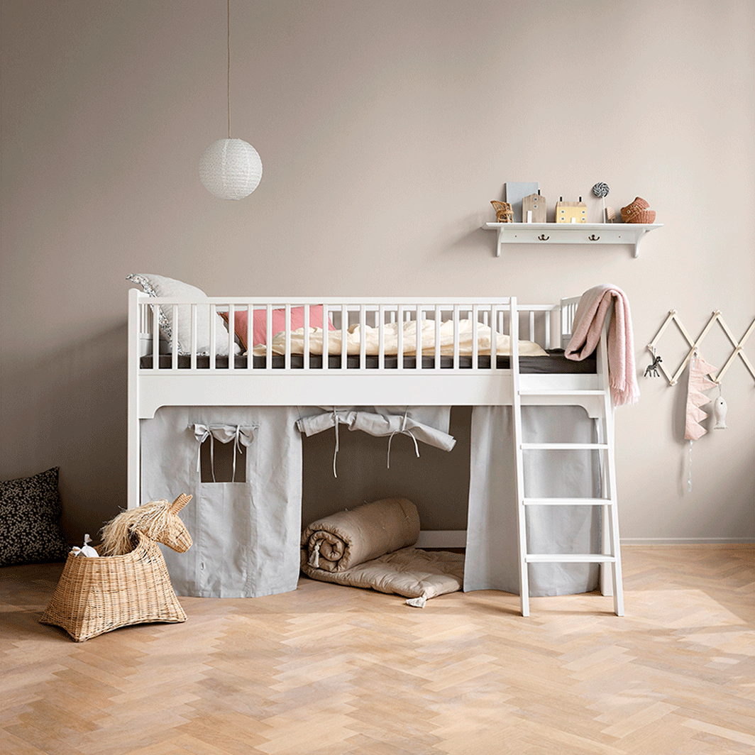 Oliver Furniture Classic Seaside halvhøj seng