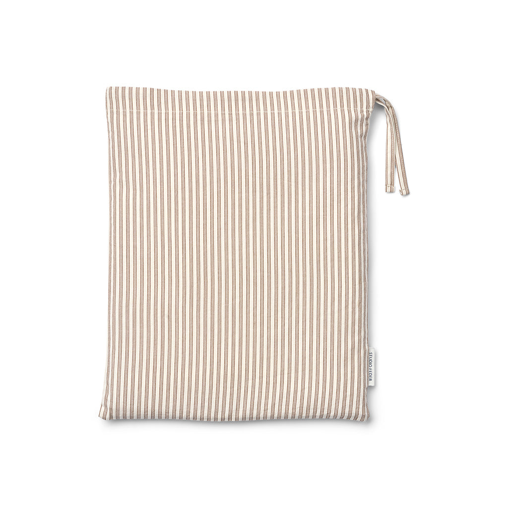 Studio Feder juniorsengetøj, økologisk percale - Brown beach stripe
