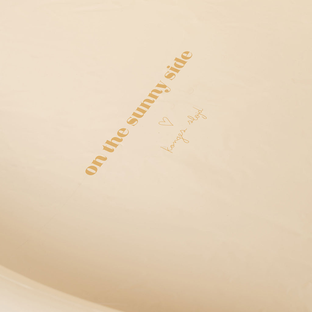 Konges Sløjd Badebassin, Bil