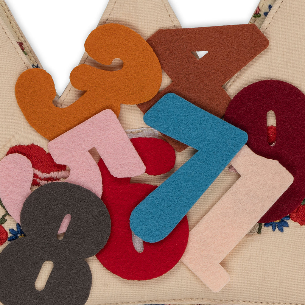 Konges Sløjd Birthday crown, stofkrone m. filttal, Flower - 1-10 år