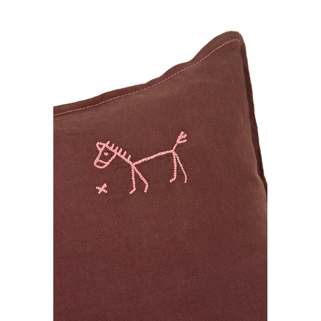 Nobodinoz broderet pude, 45 x 45 cm, vasket fransk hør - Prune