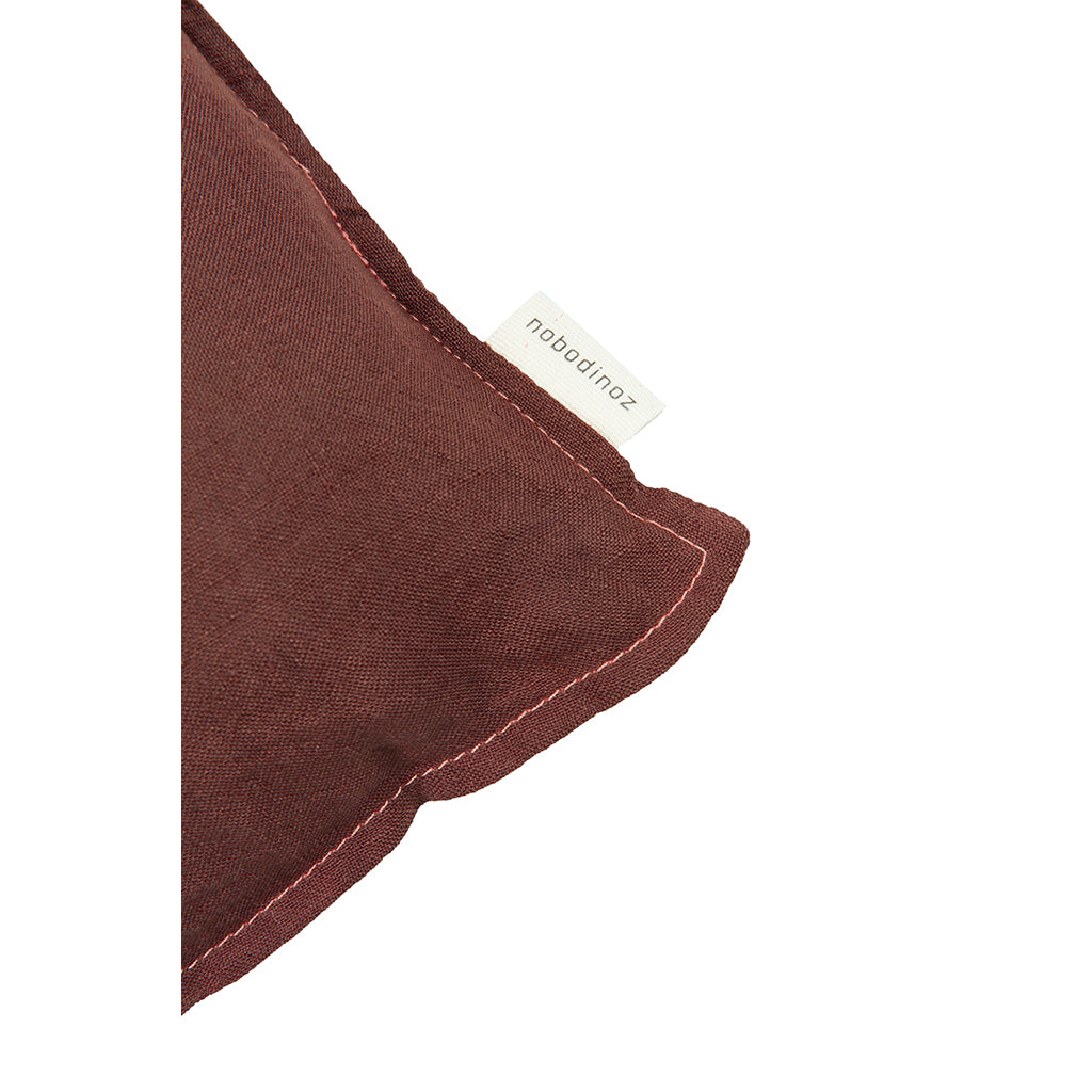 Nobodinoz broderet pude, 45 x 45 cm, vasket fransk hør - Prune