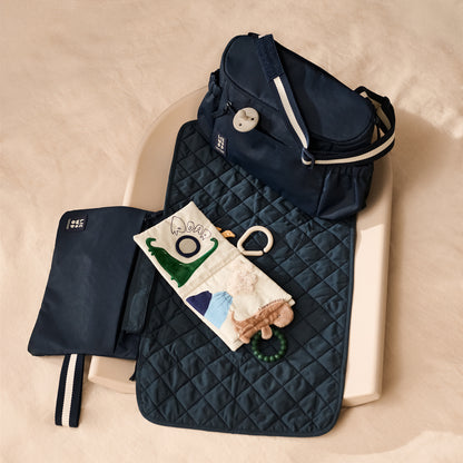 Liewood transportabel puslemåtte, Dina - Classic navy