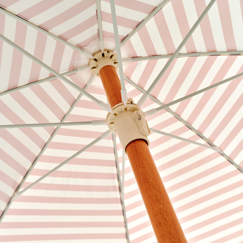 Sunnylife Luxe strandparasol, UP50+ faktor - Tierra clay stripe