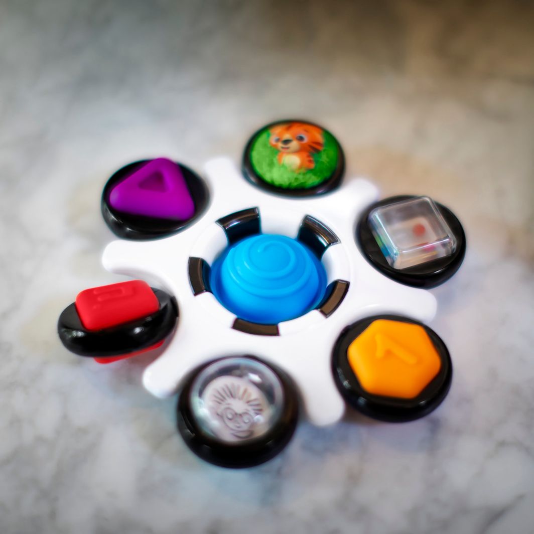 BABY Einstein Curiosity Clutch™ sensorisk legetøj