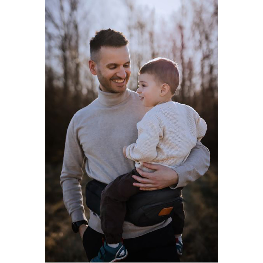 By Minella hoftesæde, sort