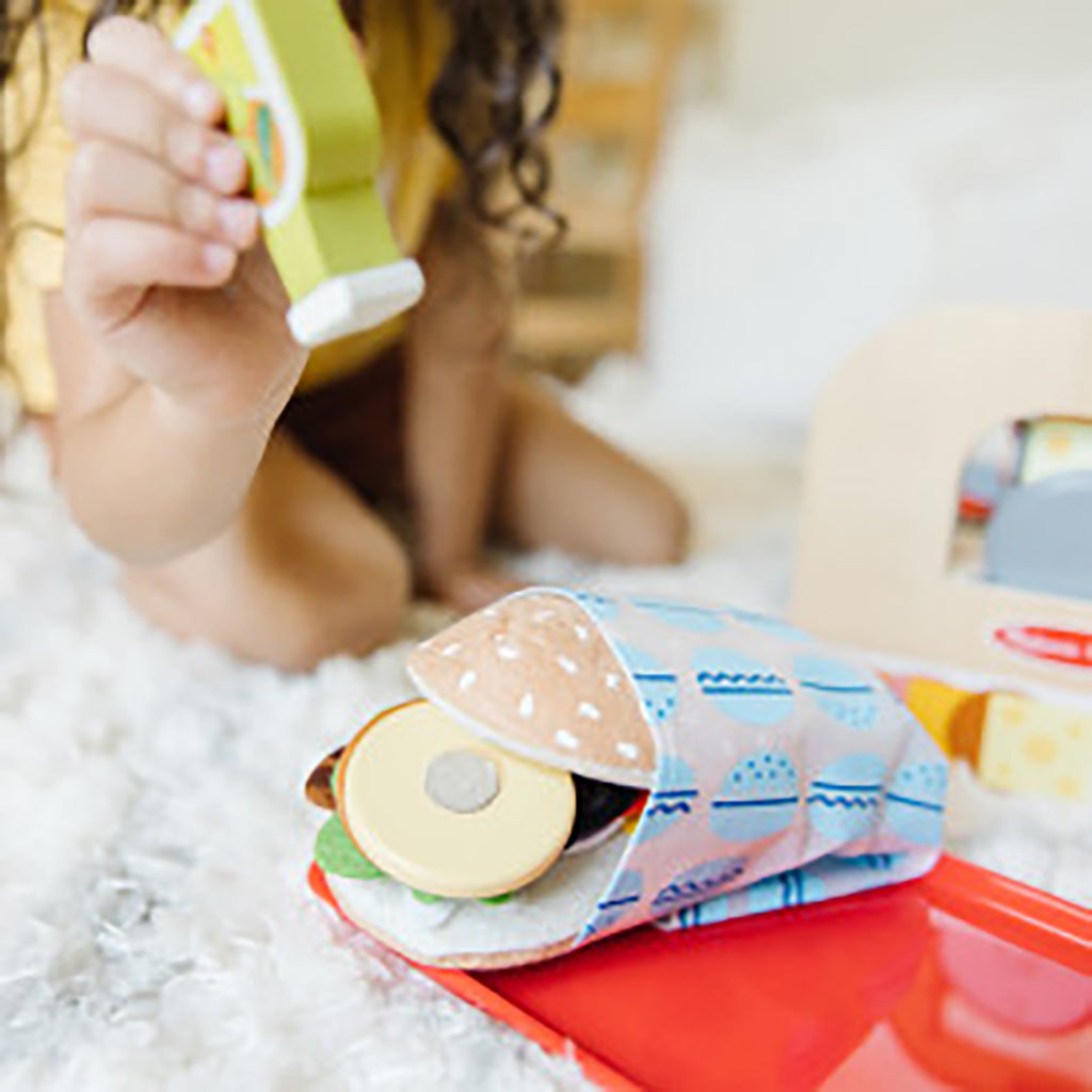 Melissa &amp; Doug Legemad i træ, Sandwichbar - 56 dele