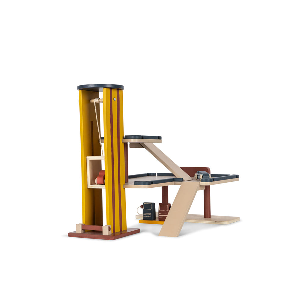 Konges Sløjd Bilgarage i træ med helikopterplatform, Multi