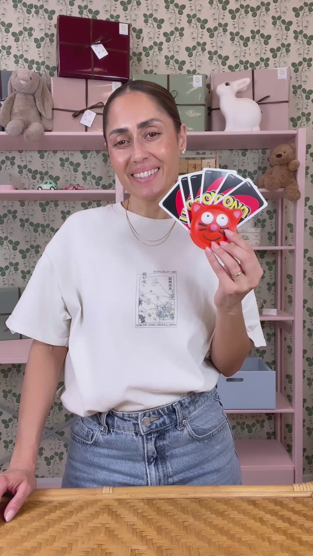 Djeco kortholder til spillekort - ekstra hjælp til de små hænder