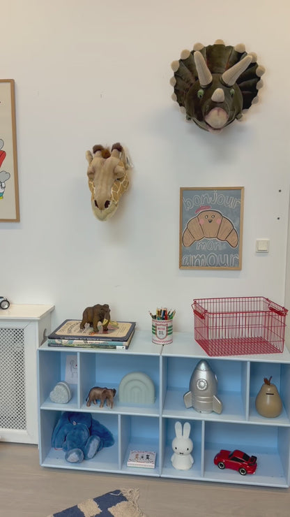 Dyretrofæ til væggen, Dino