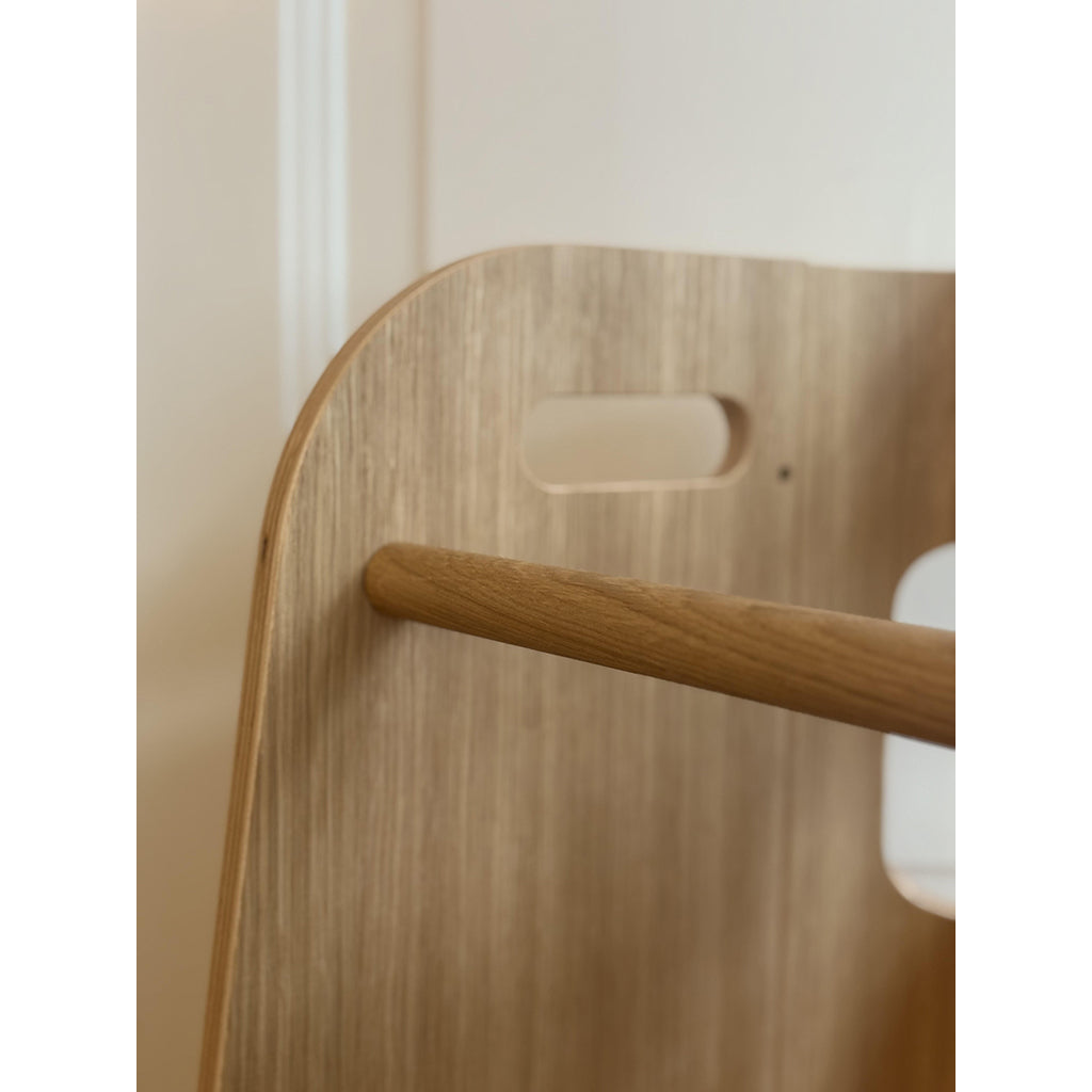 Curve-Lab, Læringstårn, Birk m. overflade af egetræ