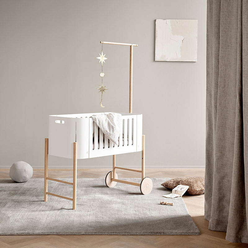 Oliver Furniture, Wood Co-sleeper, vugge og bænk - Multifunktion babyseng _ her! Lirum Leg