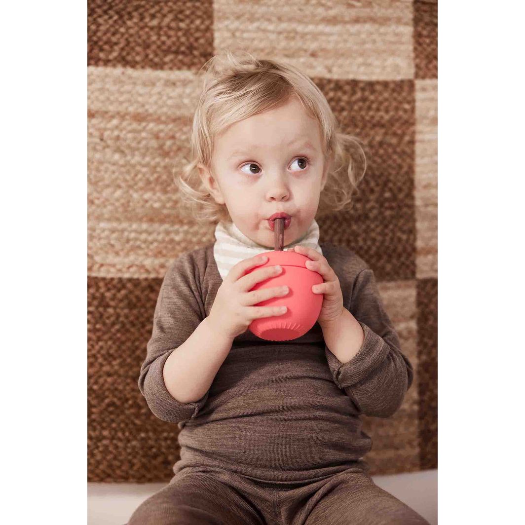 OYOY Æble kop m låg og sugerør, Rød