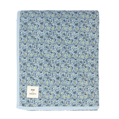 BIBS x Liberty quiltet babytæppe - Chamomile Lawn Baby Blue 942612231